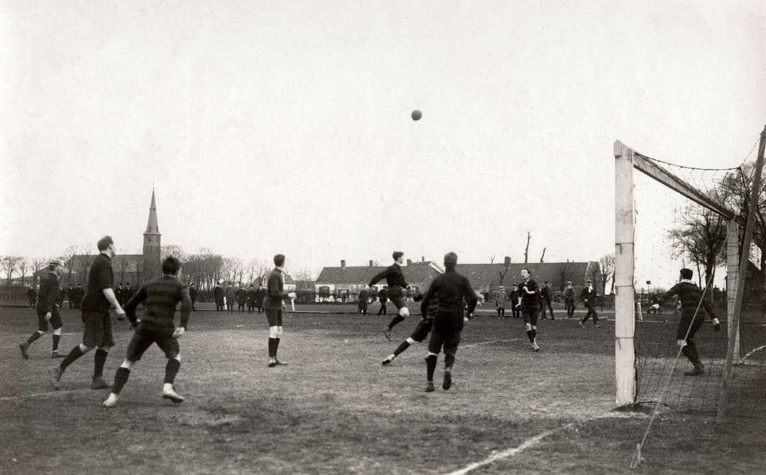 A Haarlem Eleven, 1907, Unknown photographer