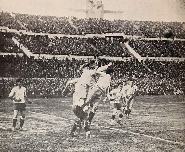 The First Final: Uruguay v. Argentina, Los Sports magazine