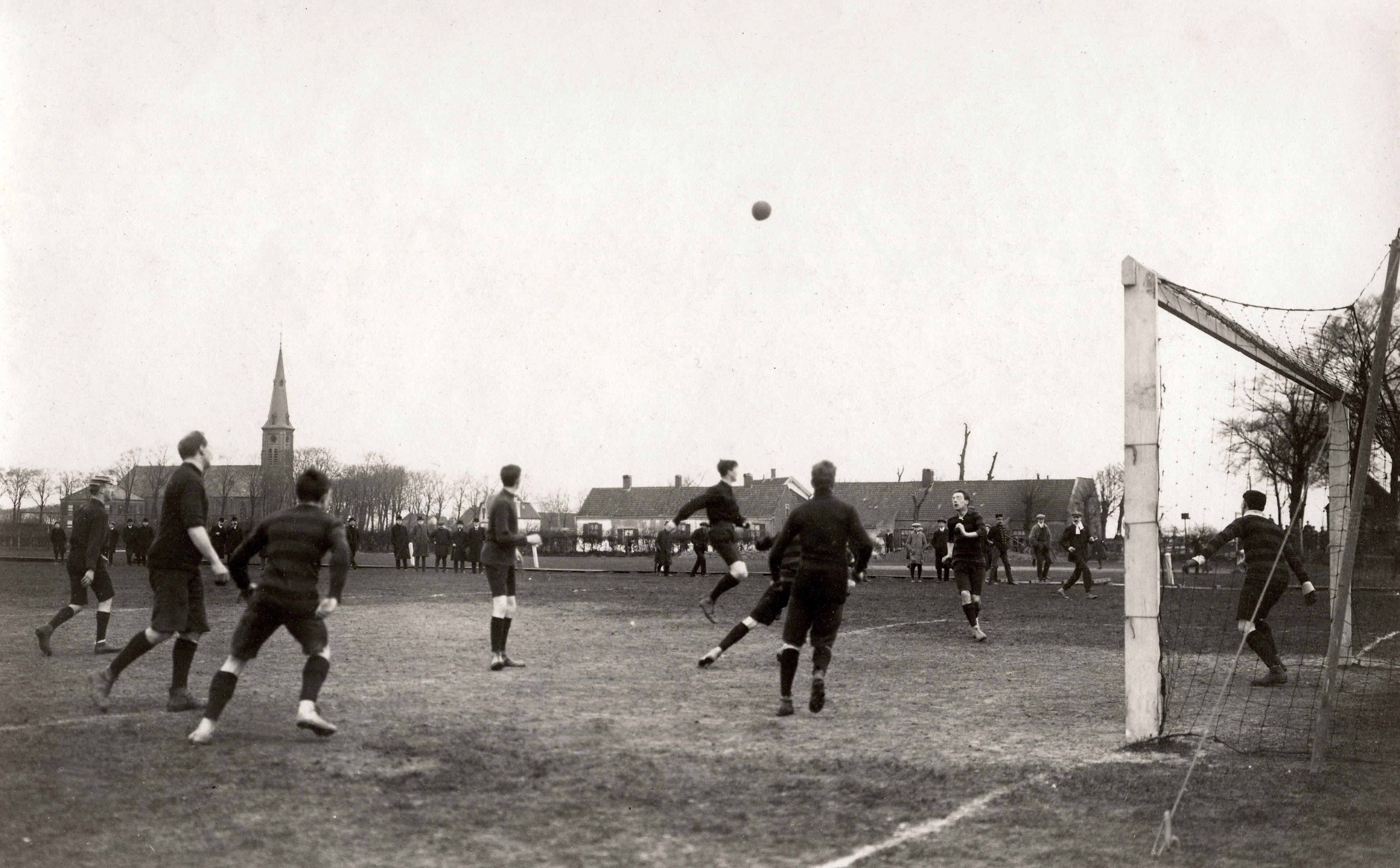 A Haarlem Eleven, 1907 — club photograph, Unknown photographer, 1907