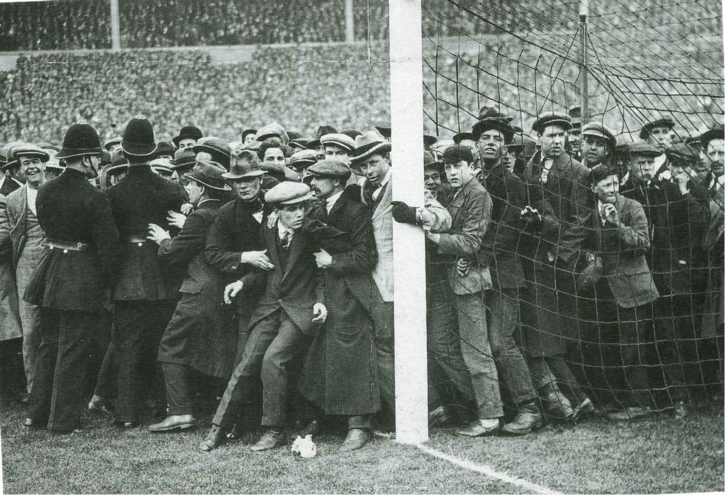 The White Horse Final — press photograph, 28 April 1923, press photograph, 1923